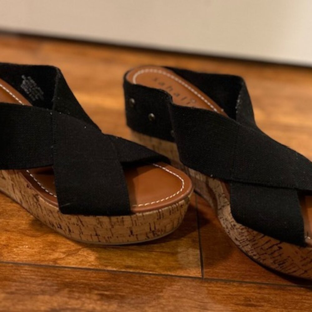 NEVER WORN! Women's 8.5 WIDE Sahalie Wedge Sandals CUTE!